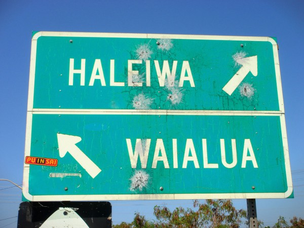 haleiwa_sign